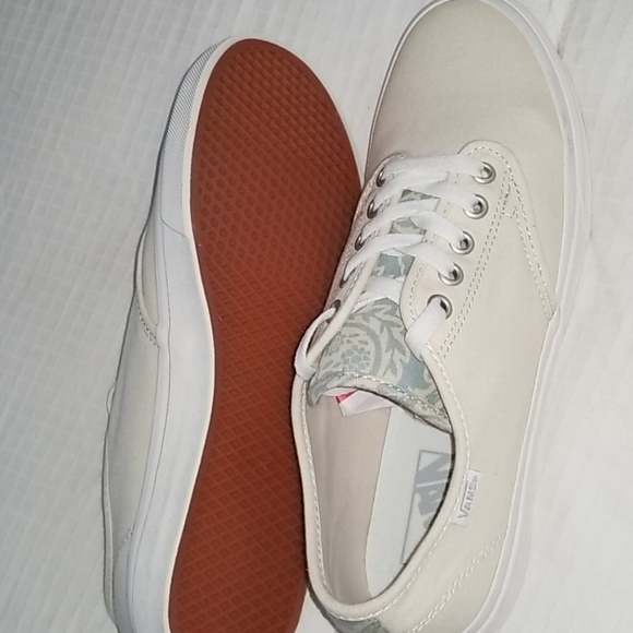 Vans brand new - Picture 2 of 2